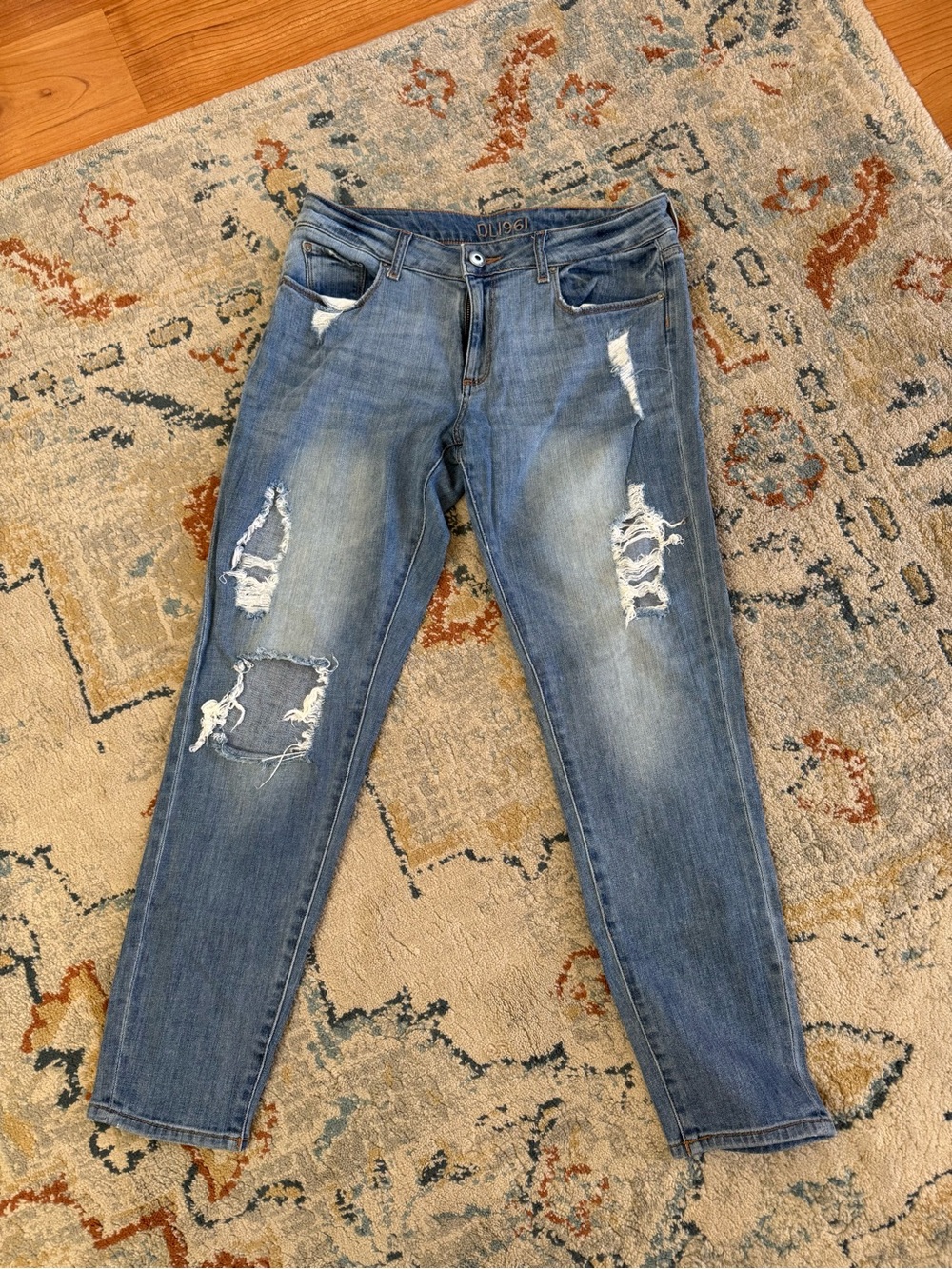 DL1961 Women's Distressed Light Blue Boyfriend Jeans